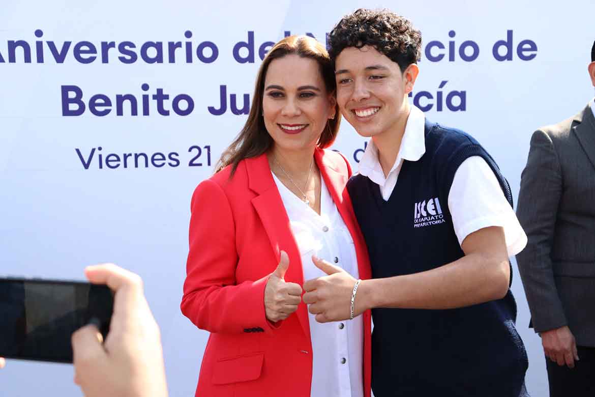 Celebran natalicio de Benito Juárez García