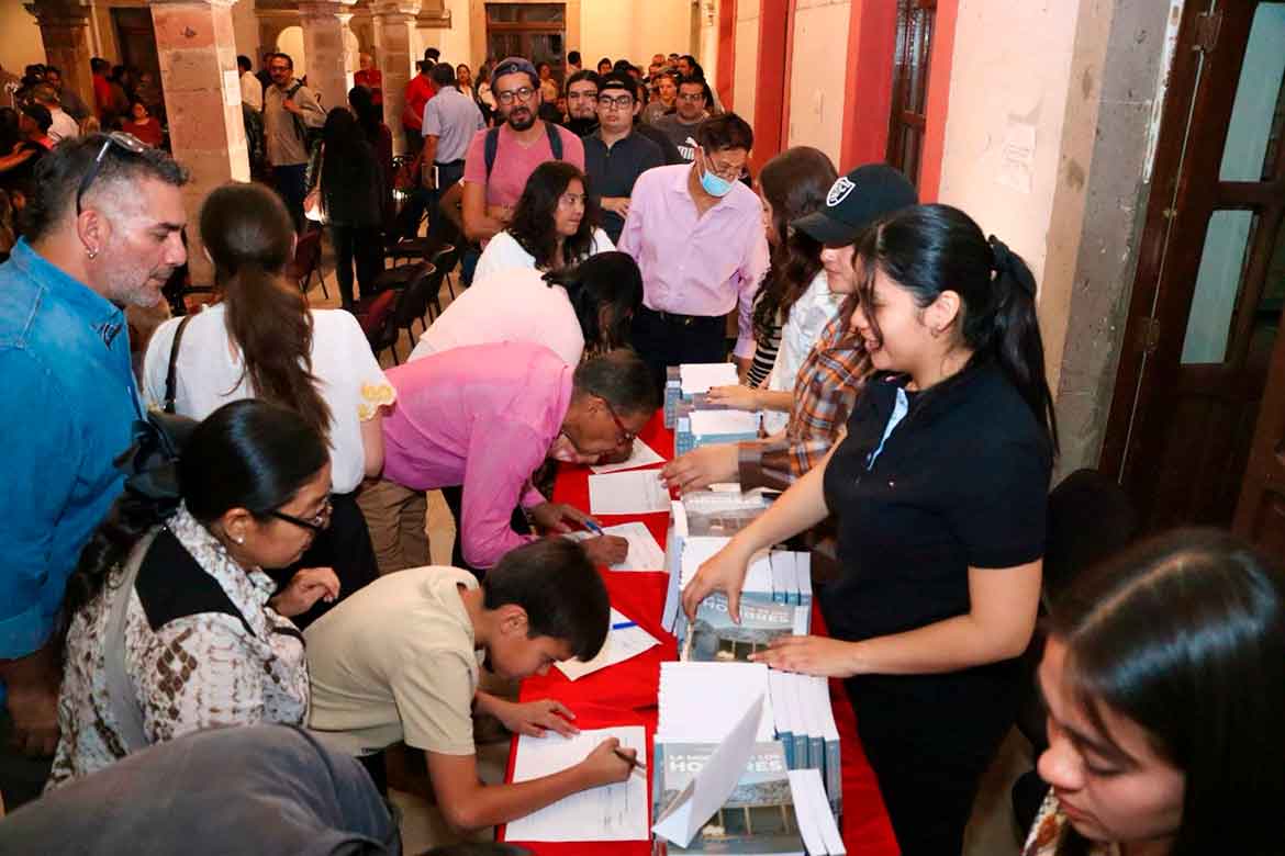 Presentan libro: La morada de los hombres