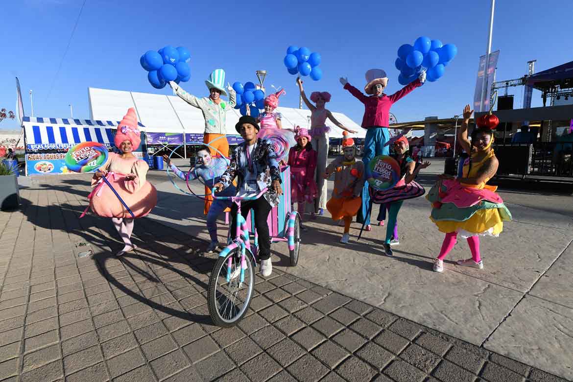 Tempo: show sobre hielo en feria de las fresas 2025
