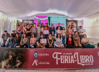 En clausura de feria del Libro, premian a ganadores de concurso de cuento y poesía