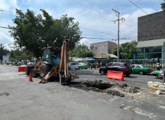 Repara JAPAMI socavón frente a Hospital IMSS de Reforma