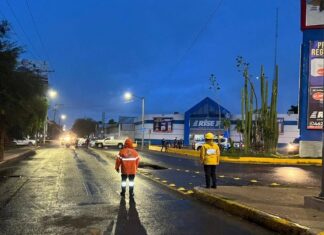 Aparece otro socavón, ahora a metros del Puente Visión XXI, en Arandas y paseo Irapuato
