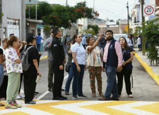 Se reúne Lorena Alfaro con vecinos de colonias Las Heras y El Pípila
