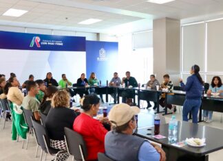 Certifican a comerciantes semifijos del Centro Histórico