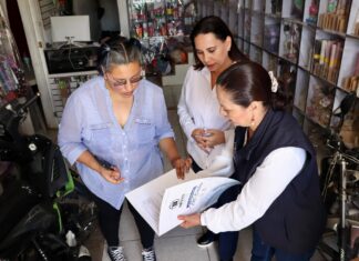 Entregan escrituras a familias de Irapuato