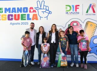 Entrega DIF Irapuato kits de útiles escolares para apoyar la permanencia educativa