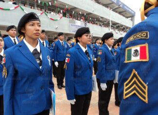 Entregan ascensos y reconocimientos a cadetes del Bachillerato Militarizado