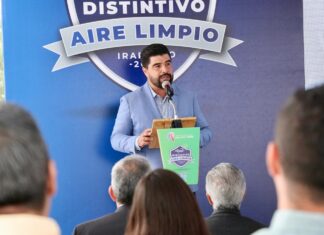 Entregan distintivos a empresas que contribuyen a mejora de calidad del aire