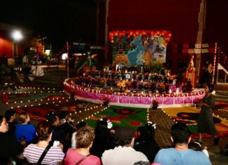 Inició festival «reviviendo tradiciones»; iluminan altar monumental