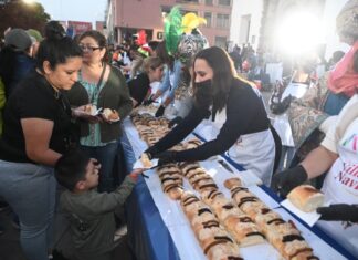 Con mega rosca de Reyes, concluyó la Villa Navideña 2025