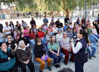 Se reúne Lorena Alfaro con vecinos; «Escuchar a la gente es clave para fortalecer tejido social»