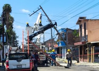 Trabajan cuadrillas de CFE, Servicios Públicos y PC para resolver daños por tormenta y vientos extremos