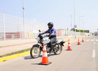 Se gradúa primera generación de moto-escuela de Irapuato
