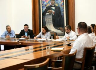 Se reúnen autoridades de Irapuato con funcionarios del IMSS: buscan que mejore atención