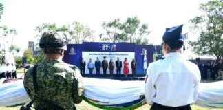 Continúa el fortalecimiento de identidad nacional con actos cívicos e izamiento de bandera