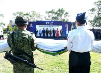 Continúa el fortalecimiento de identidad nacional con actos cívicos e izamiento de bandera