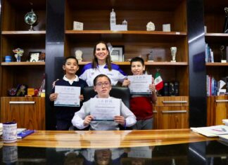 Premian a estudiantes ganadores del 1er concurso Municipal de Matemáticas