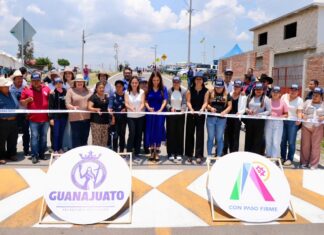 Entregan pavimentación del camino a Santa Rosa de Temascatío
