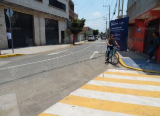 Entregan pavimentación de calle y obras de agua potable y drenaje en colonia 8 de junio