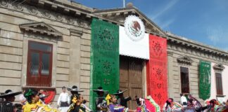 Inician fiestas patrias: llaman a la unidad y a mantener valores cívicos y tradiciones